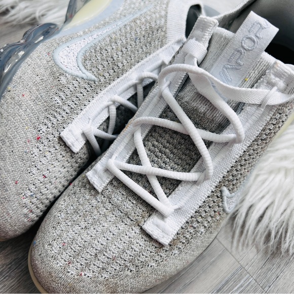 NWT Air Vapormax 2021 Women’s Shoes - Picture 5 of 9